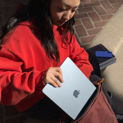 MacBook Air 13.6-inch (2025) – M4 Chip, 10‑Core CPU & 8‑Core GPU, 16GB RAM, 256GB SSD – Model MC6T4 (Sky Blue, English Keyboard)